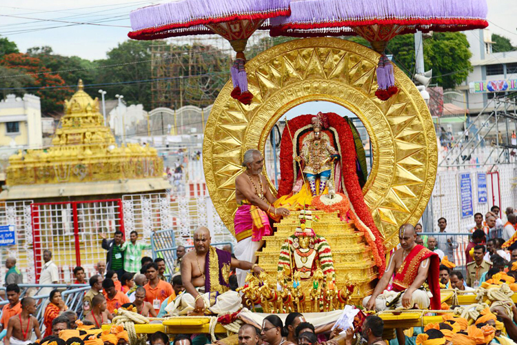 ஏழுமலையானை தரிசிக்க புரட்டாசி சனிக்கிழமை உகந்தது!